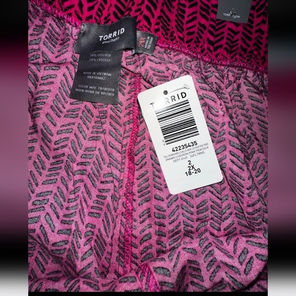 🍁🍂🌟2 PIECE! NWT TORRID PINK CHEVRON 2 PIECE SET 3X TOP 2X BOTTOM - Picture 10 of 11